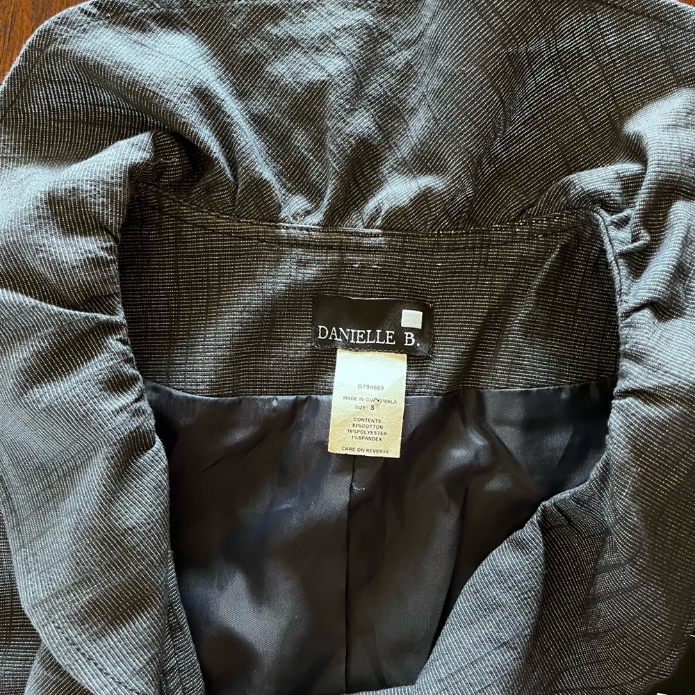 NWT  Slate blue denim look Danielle B ruffled blazer - Picture 5 of 10